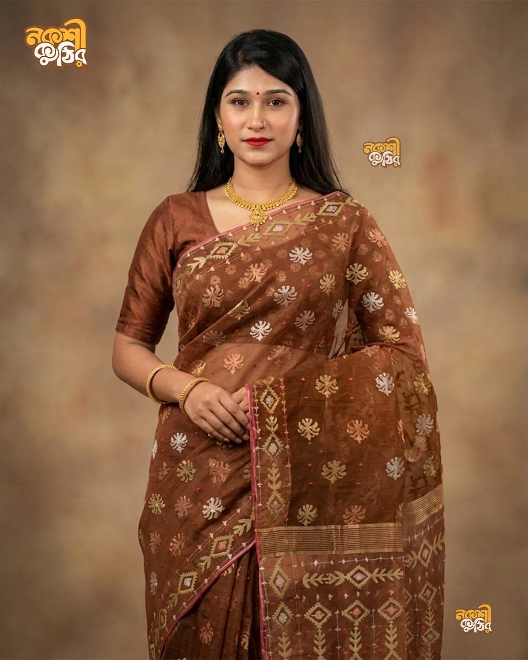 বাদামি জামদানি শাড়ি — পলিমাটির ফুল — গ্যালারি ছবি