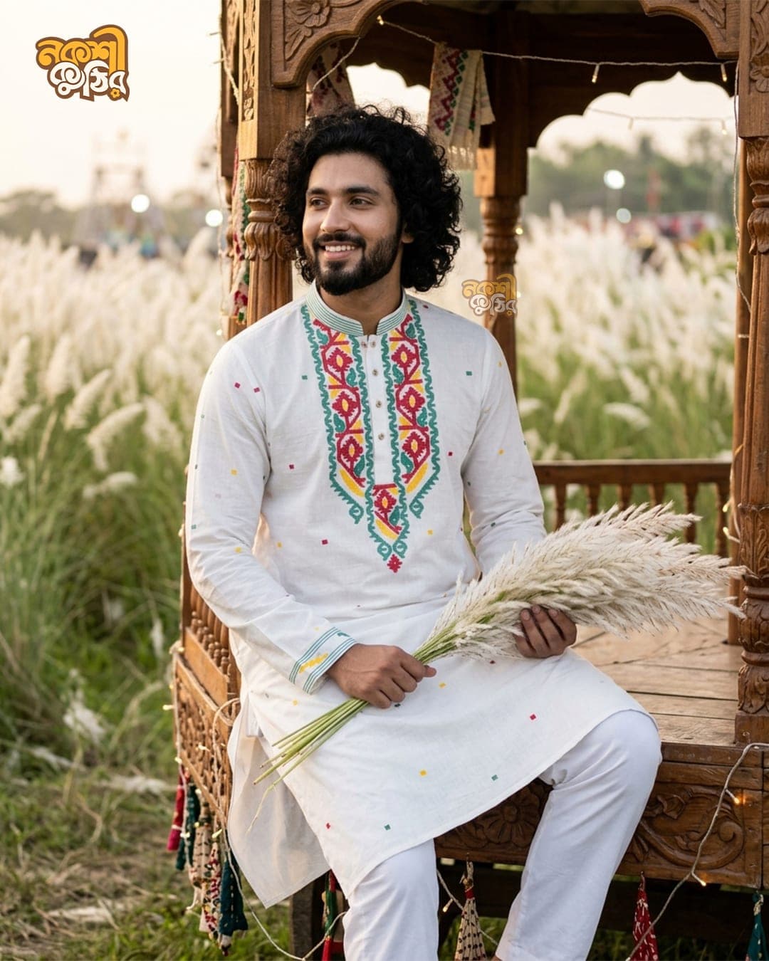 প্রিমিয়াম জামদানি পাঞ্জাবি — আইভরি হোয়াইট (রেড-গ্রিন কারুকাজ) — গ্যালারি ছবি