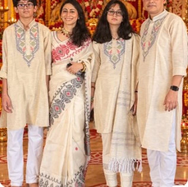 পরিবারের সেট — বেইজ জামদানি